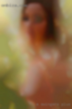 A swingers plus size girl-about a size 18 in Davis CA.